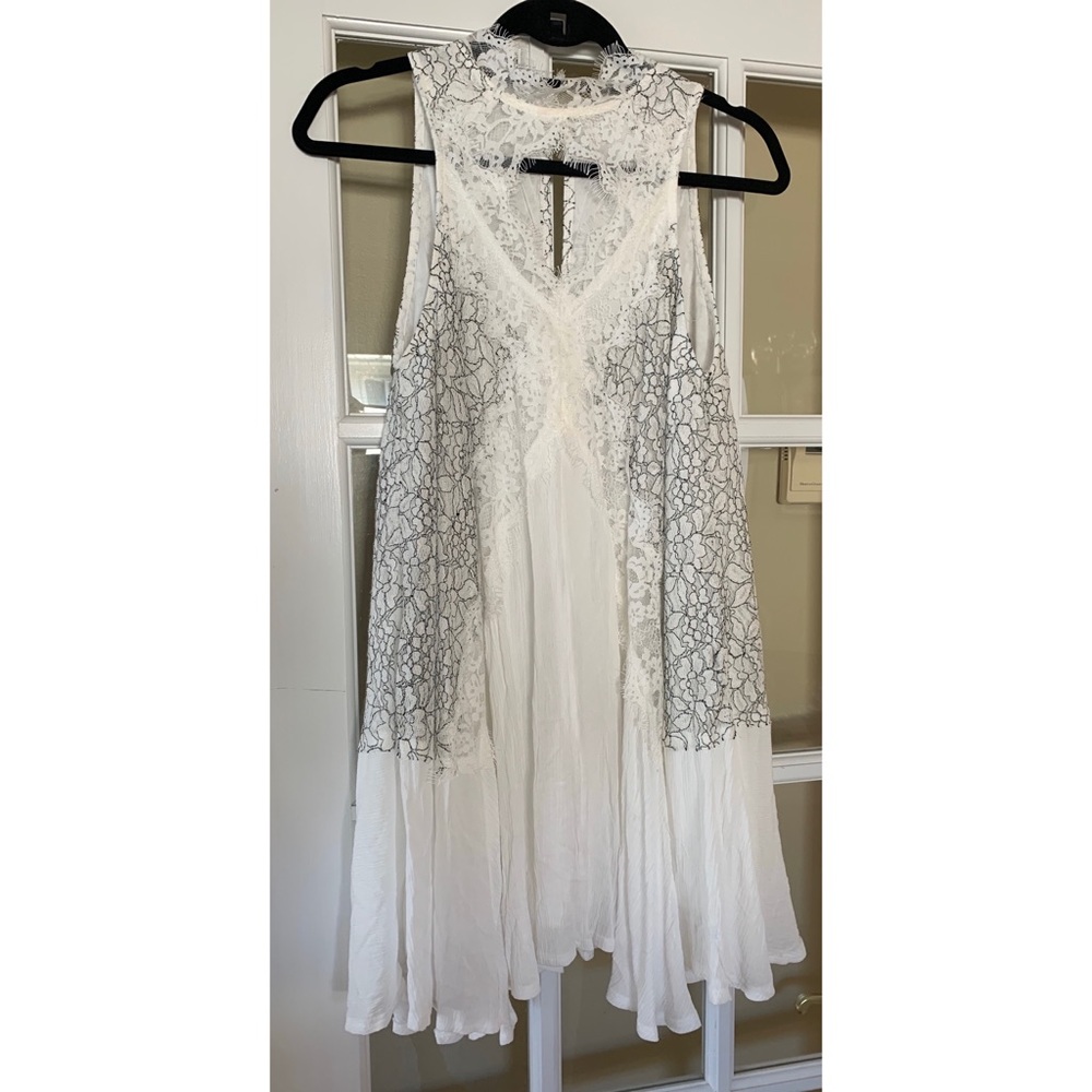 NWT Mika & Gala Black White Lace Trapeze Dress 10